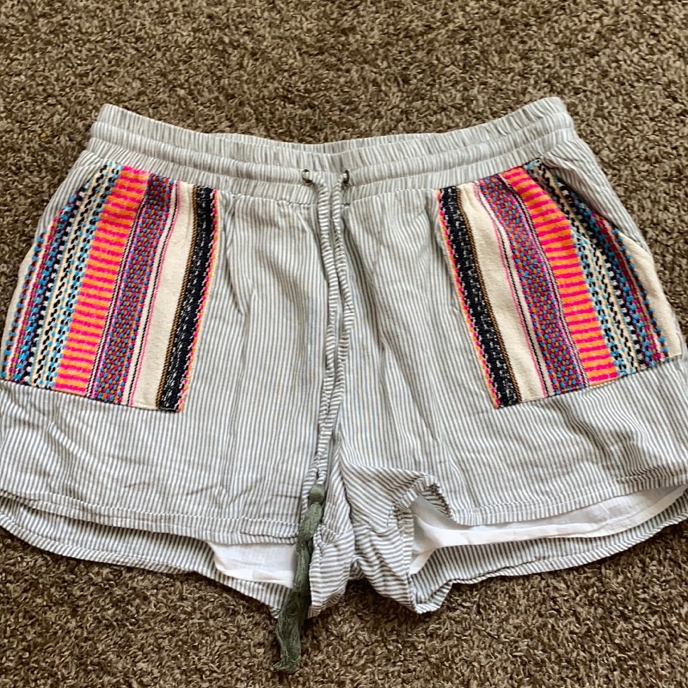 Francesca‘s shorts